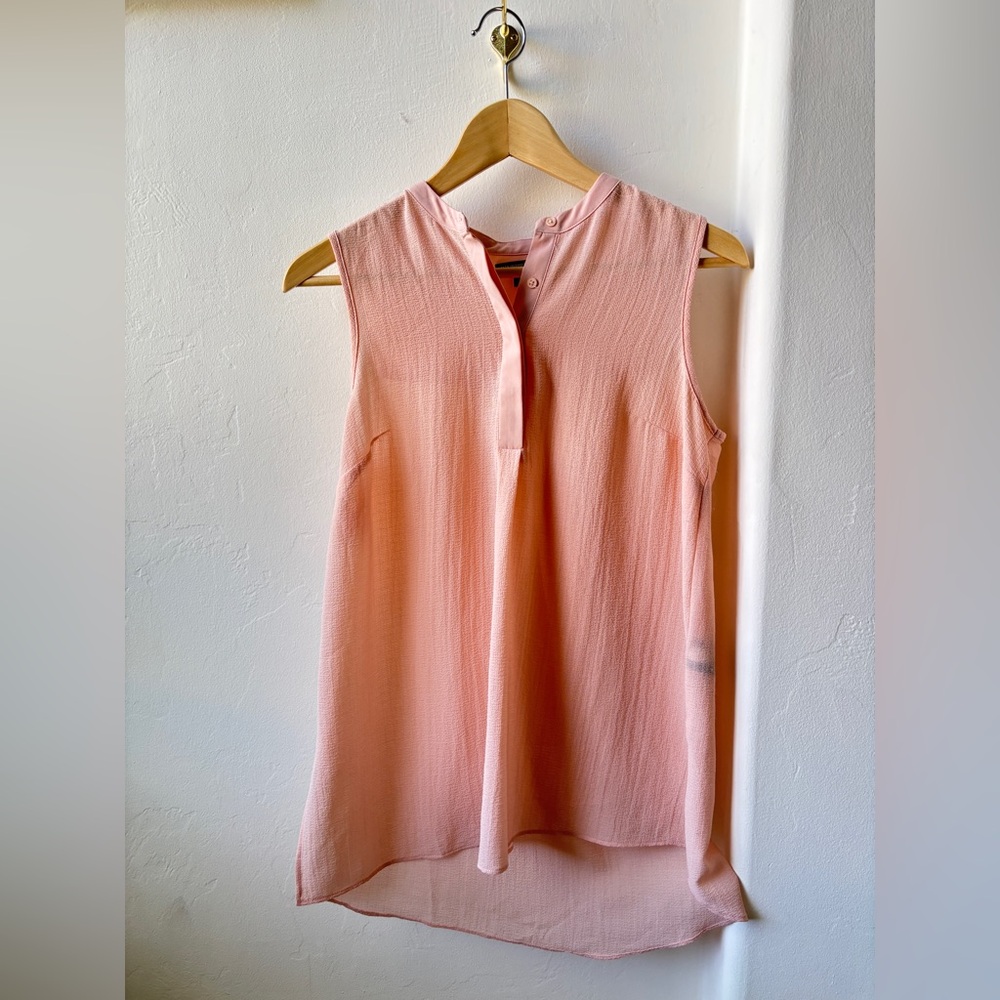 Who What Wear Sleeveless Blouse in Blush Pink